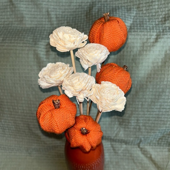 Textured orange vase with pumpkins and wood flowers halloween thanksgiving - Picture 4 of 4
